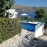 Seaside Family Friendly House With A Swimming Pool Okrug Donji, Ciovo - 17587 Semesterbostad *