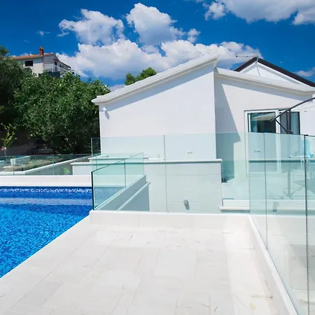 Seaside Family Friendly House With A Swimming Pool Okrug Donji, Ciovo - 17587
