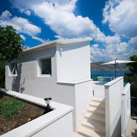 Seaside Family Friendly House With A Swimming Pool Okrug Donji, Ciovo - 17587 Holiday home Donji Okrug (Ciovo)